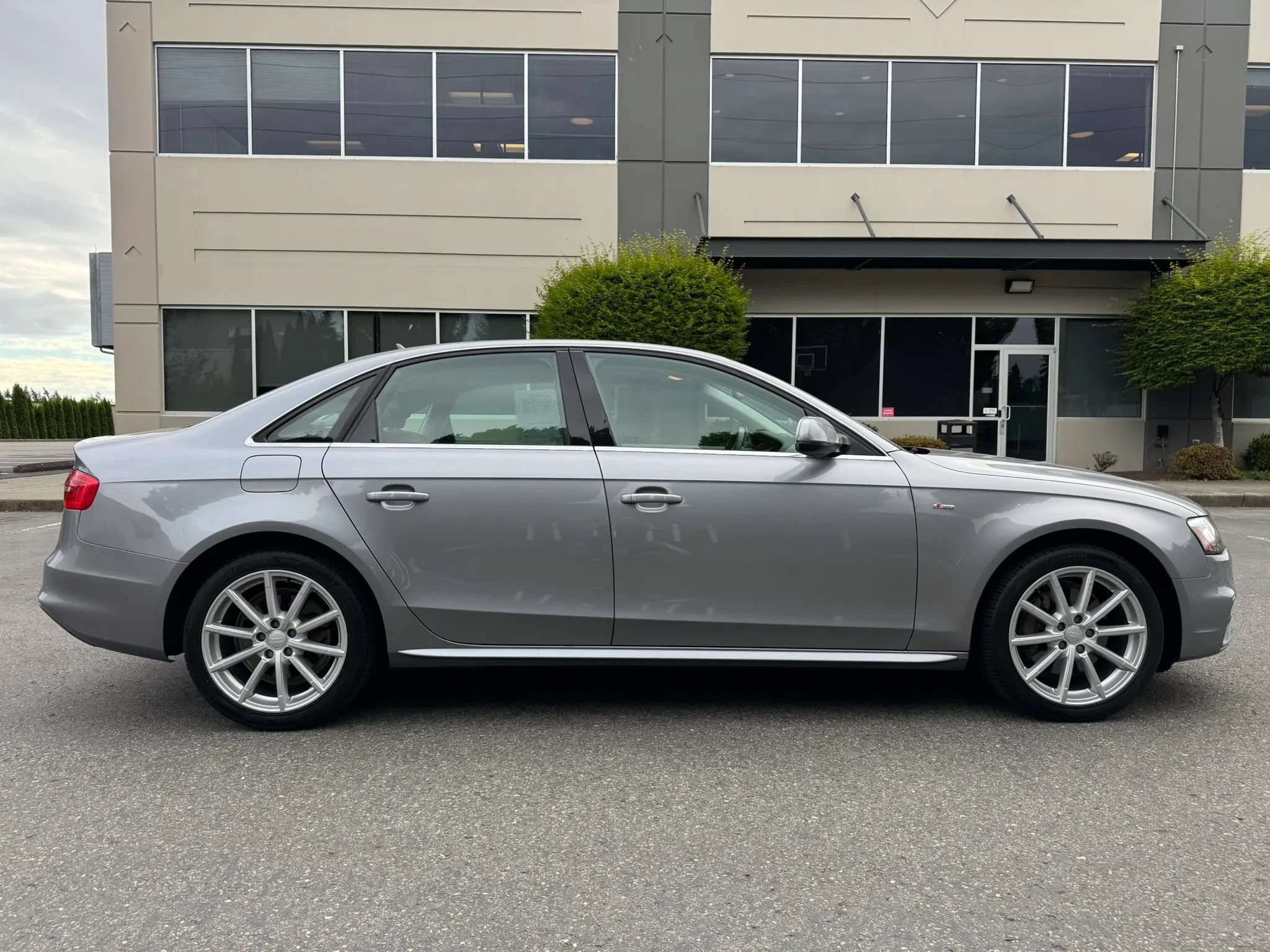 Used 2016 Audi A4 2.0T Premium w/ Audi MMI Navigation Plus FWD image 11