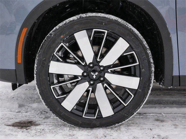 New 2026 Mitsubishi Outlander SE image 3