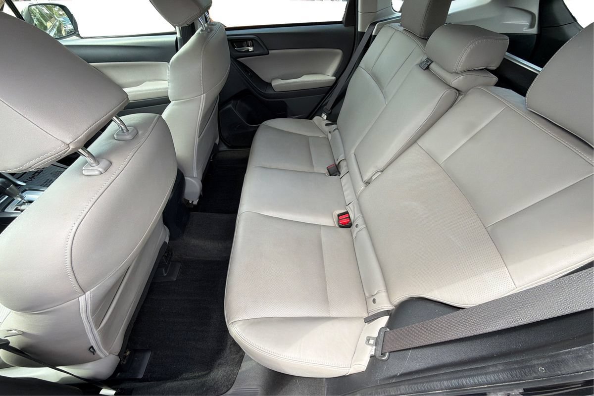 Used 2016 Subaru Forester 2.5i Limited w/ Popular Package #2 AWD/4WD image 10