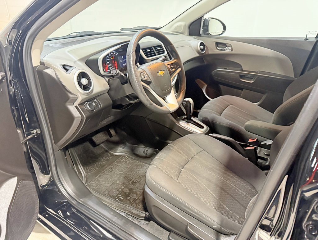 Used 2018 Chevrolet Sonic LT image 21