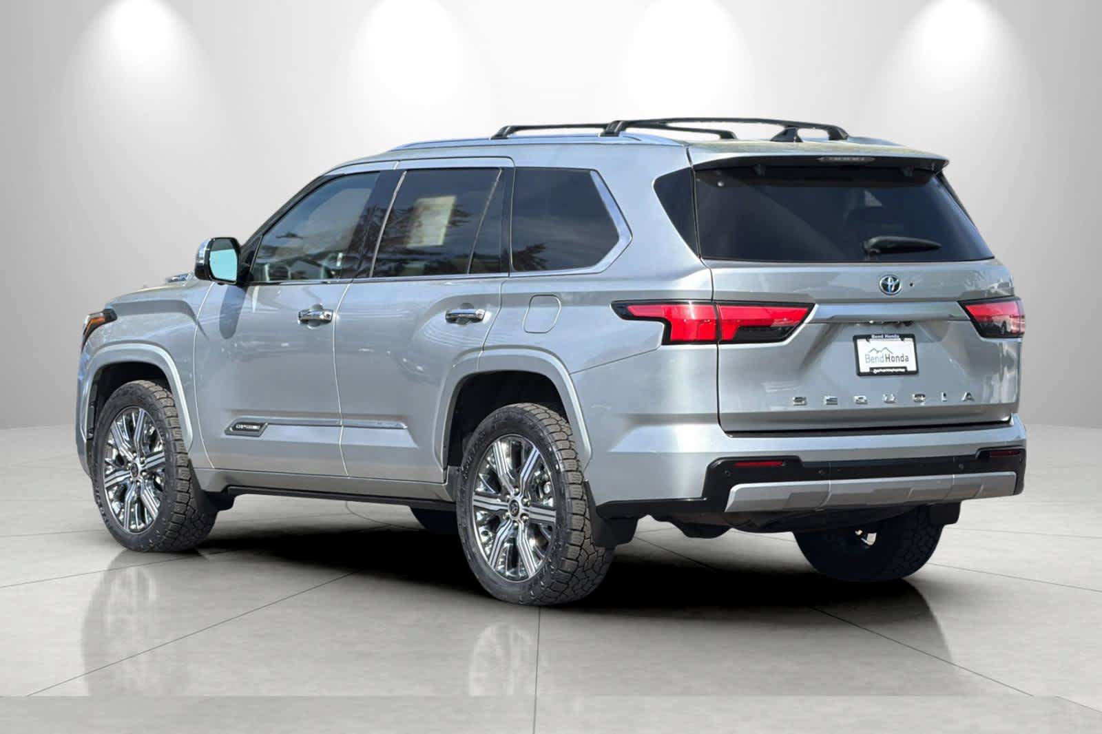 Used 2023 Toyota Sequoia Capstone AWD/4WD image 6