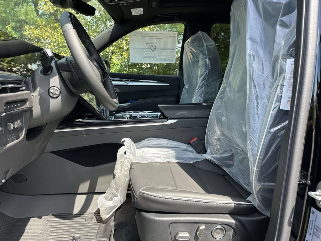 New 2026 Cadillac Escalade ESV Sport w/ LPO, Floor Liner Package AWD/4WD image 8