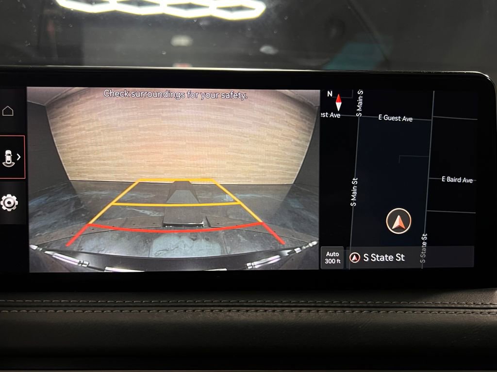 Used 2022 Genesis G70 2.0T RWD image 9