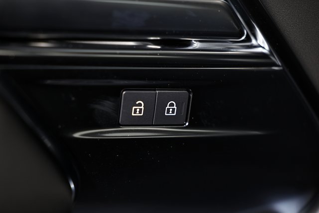 New 2025 Land Rover Range Rover Long Wheelbase SE image 23