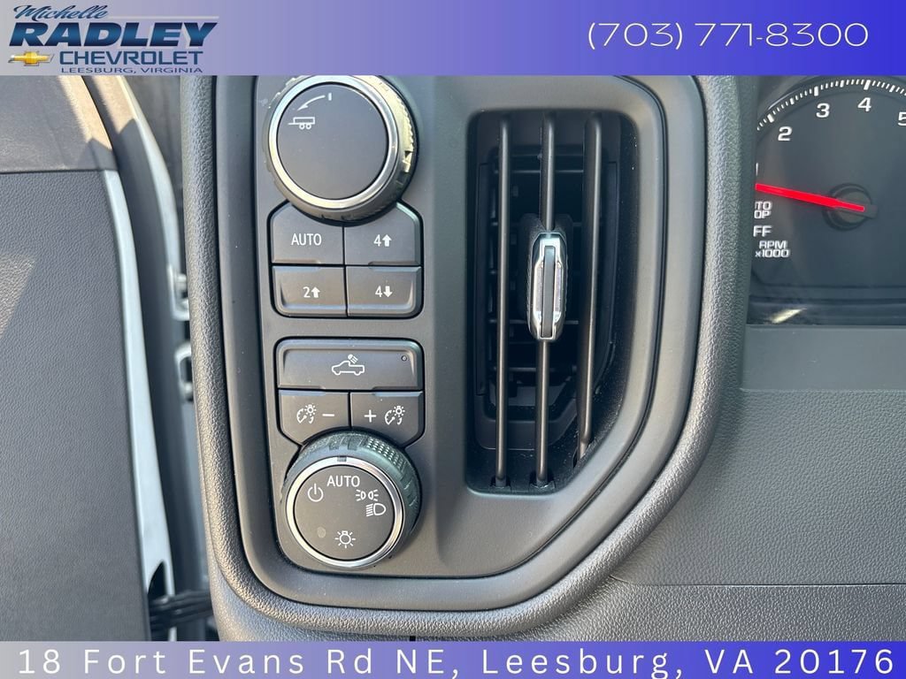 Used 2025 Chevrolet Silverado 1500 Custom Trail Boss AWD/4WD image 18