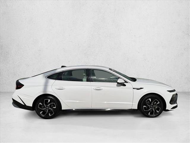 Used 2025 Hyundai Sonata SEL FWD image 4