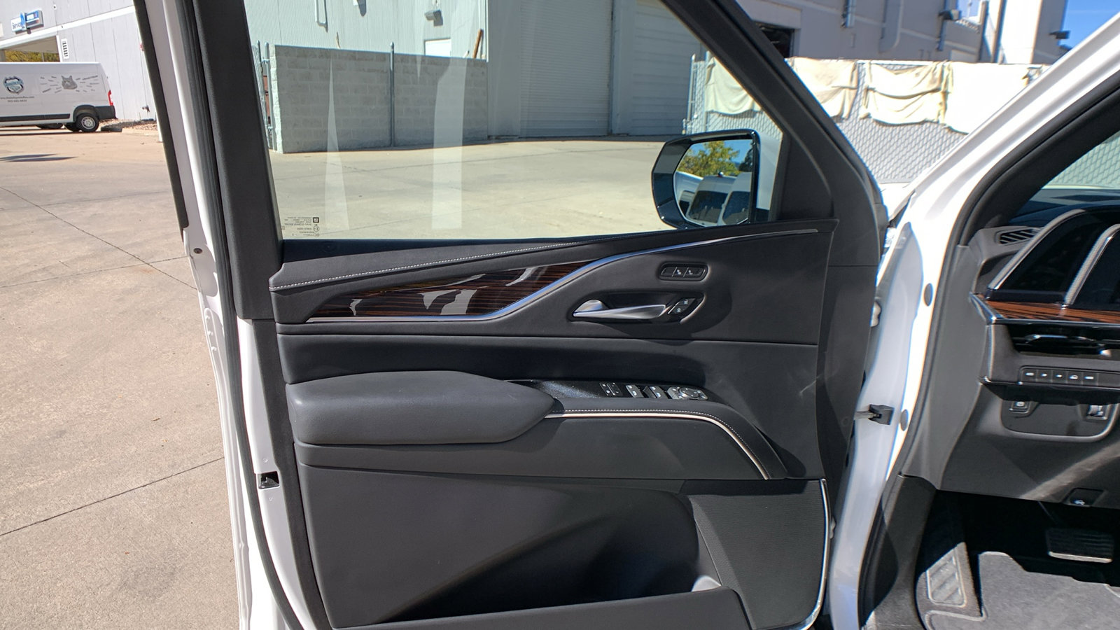 Used 2022 Cadillac Escalade Luxury image 10