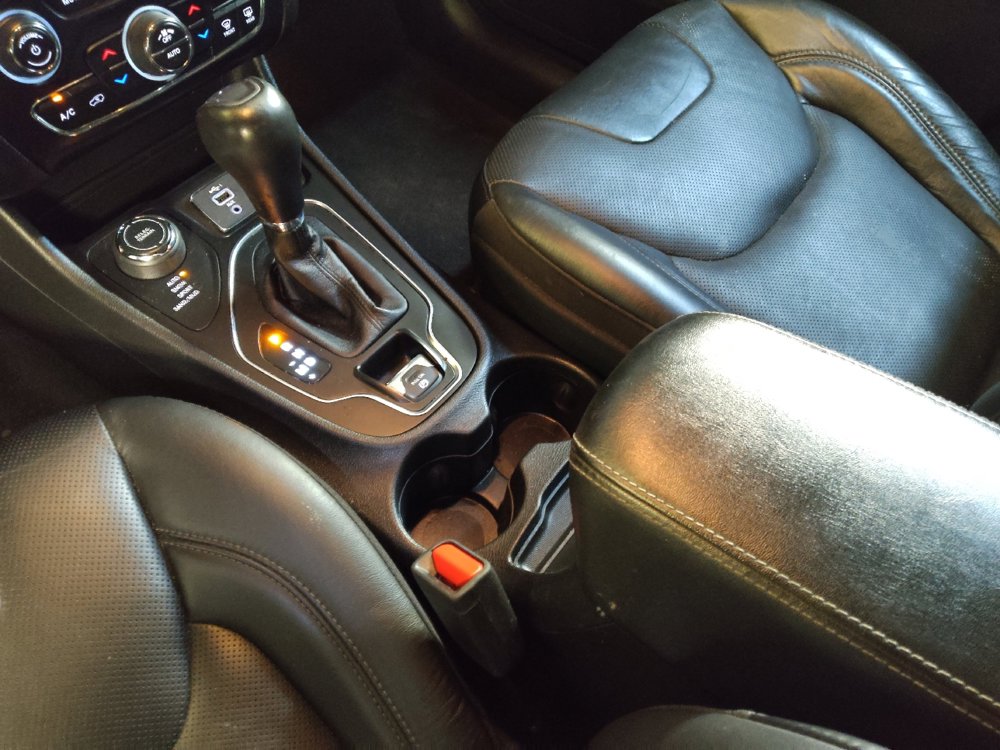 Used 2021 Jeep Cherokee Latitude Lux w/ Comfort/Convenience Group image 26