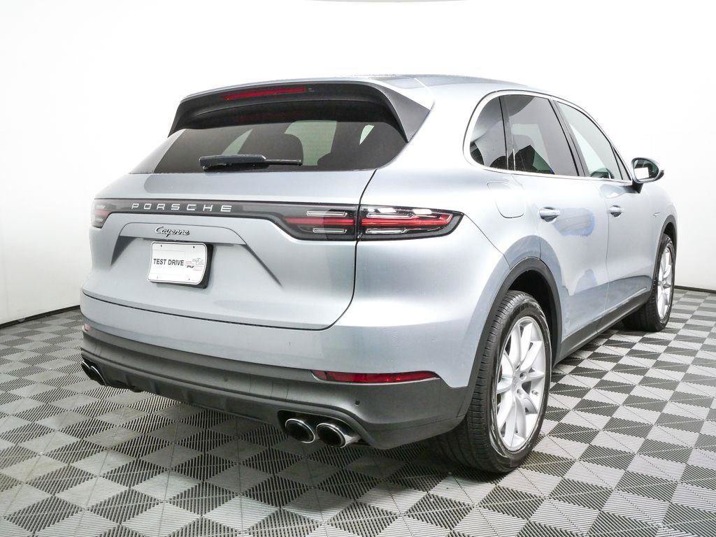 Certified 2022 Porsche Cayenne E-Hybrid AWD/4WD image 28