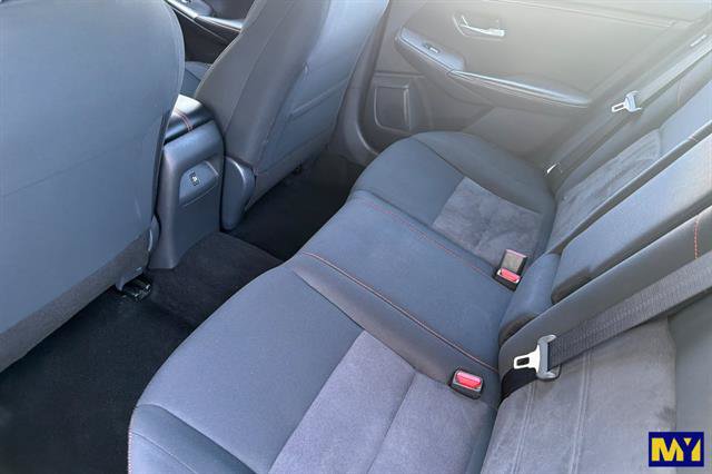 Used 2025 Nissan Sentra SR FWD image 14