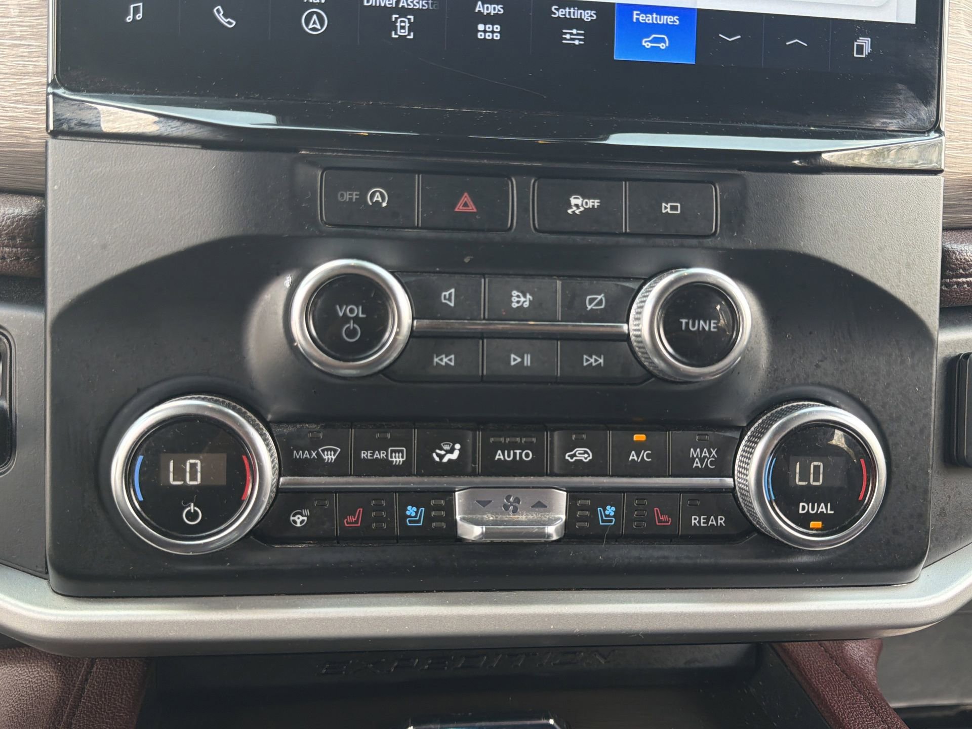 Certified 2024 Ford Expedition Limited image 13