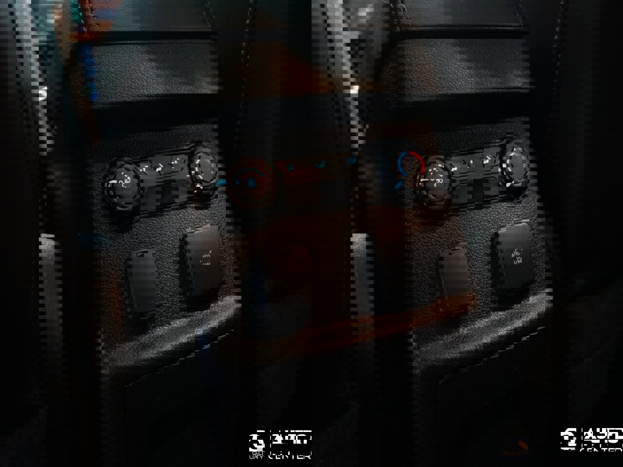 Used 2015 Ford Explorer Sport image 30