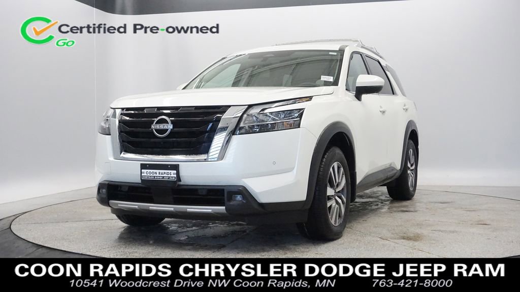 Used 2023 Nissan Pathfinder SL image 1