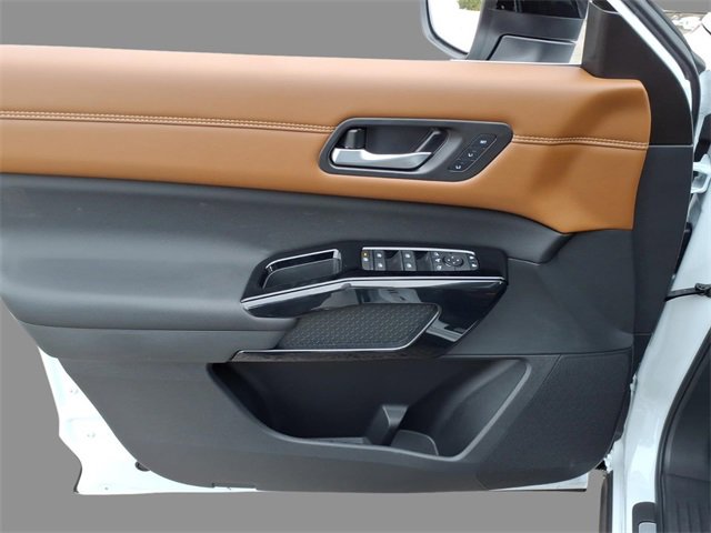 New 2026 Nissan Pathfinder Platinum image 16