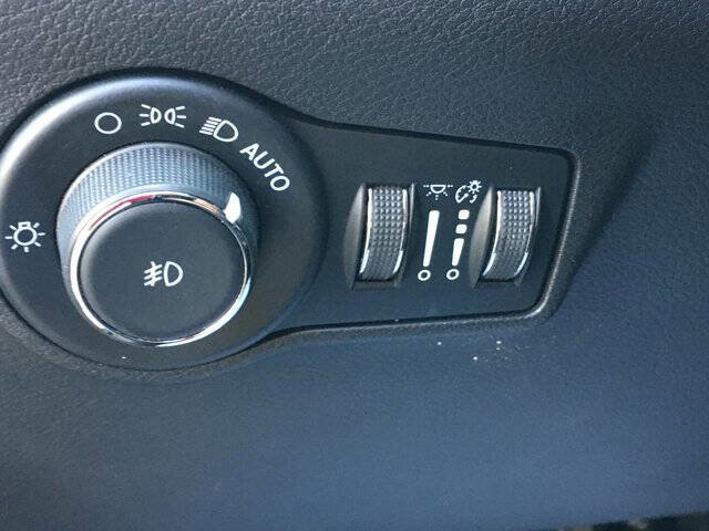 Used 2022 Jeep Compass Latitude image 15