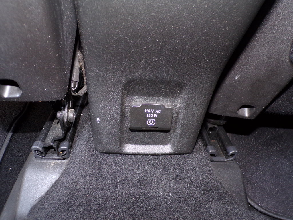 Used 2015 Jeep Renegade Latitude w/ Popular Equipment Group AWD/4WD image 16