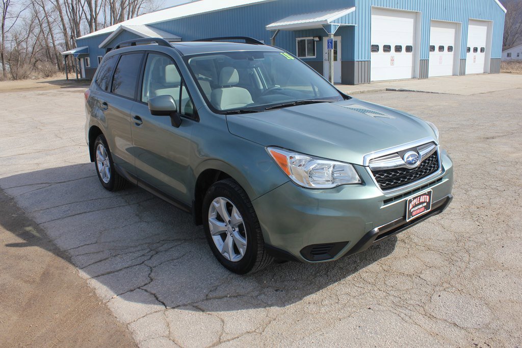 Used 2015 Subaru Forester 2.5i Premium w/ All-Weather Package image 3