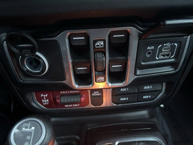 Used 2024 Jeep Gladiator Mojave w/ Technology Group image 11