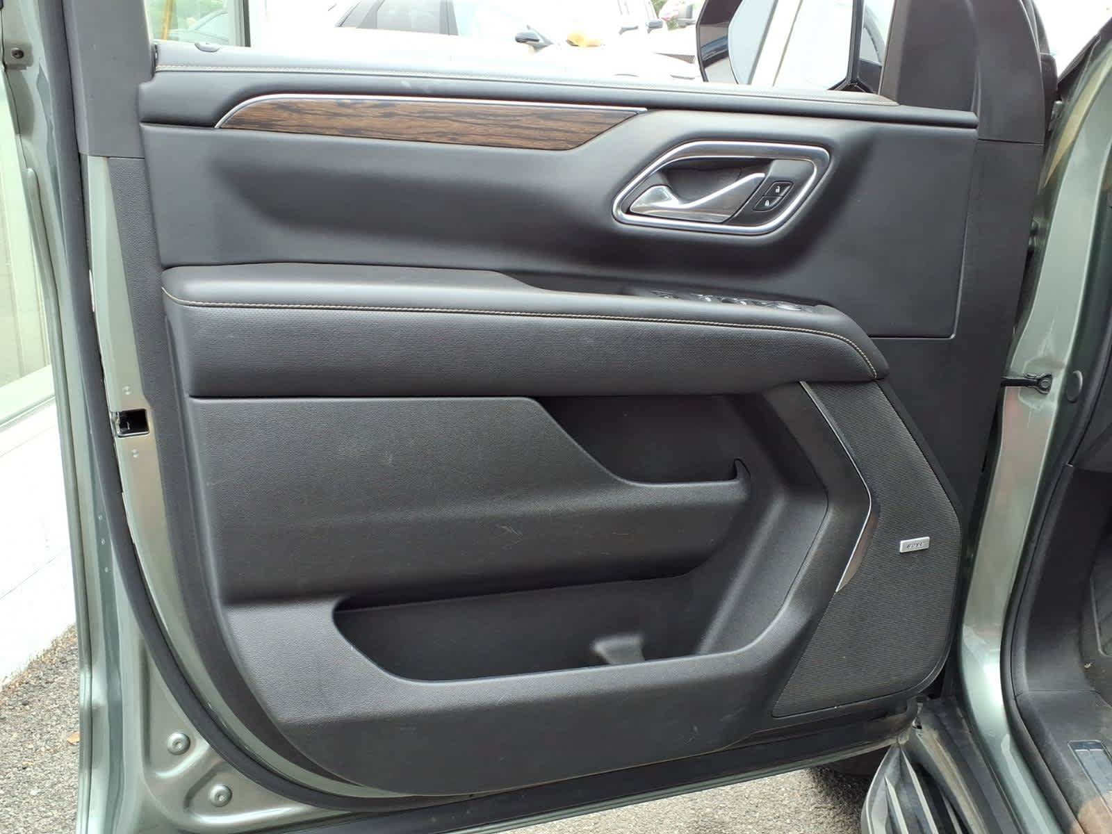 Used 2023 Chevrolet Suburban Premier AWD/4WD image 10