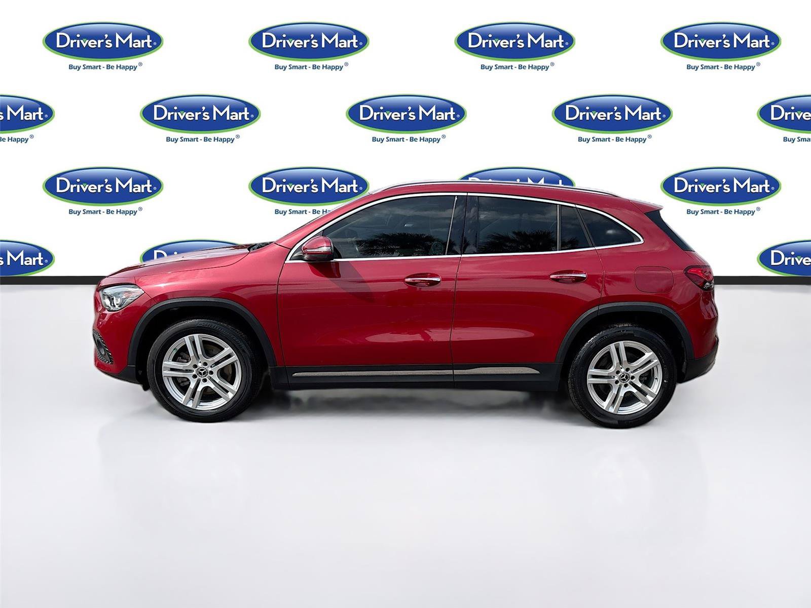 Used 2021 Mercedes-Benz GLA 250 4MATIC w/ Premium Package image 4