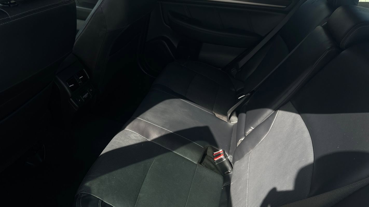 Used 2018 Subaru Legacy 3.6R Limited AWD/4WD image 10