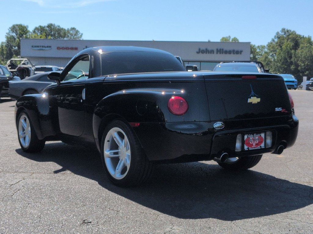 Used 2003 Chevrolet SSR RWD image 6