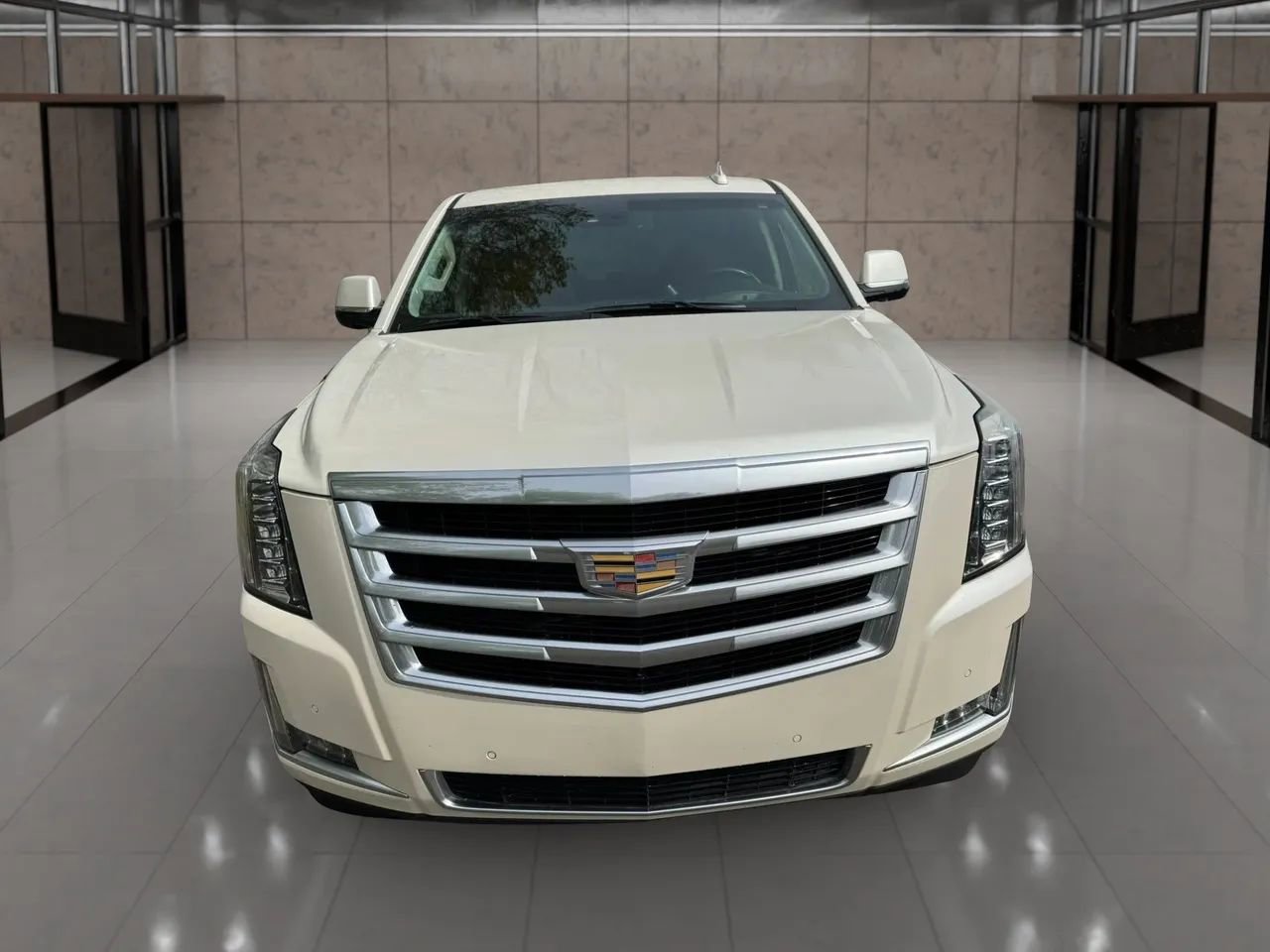 Used 2015 Cadillac Escalade Luxury image 9