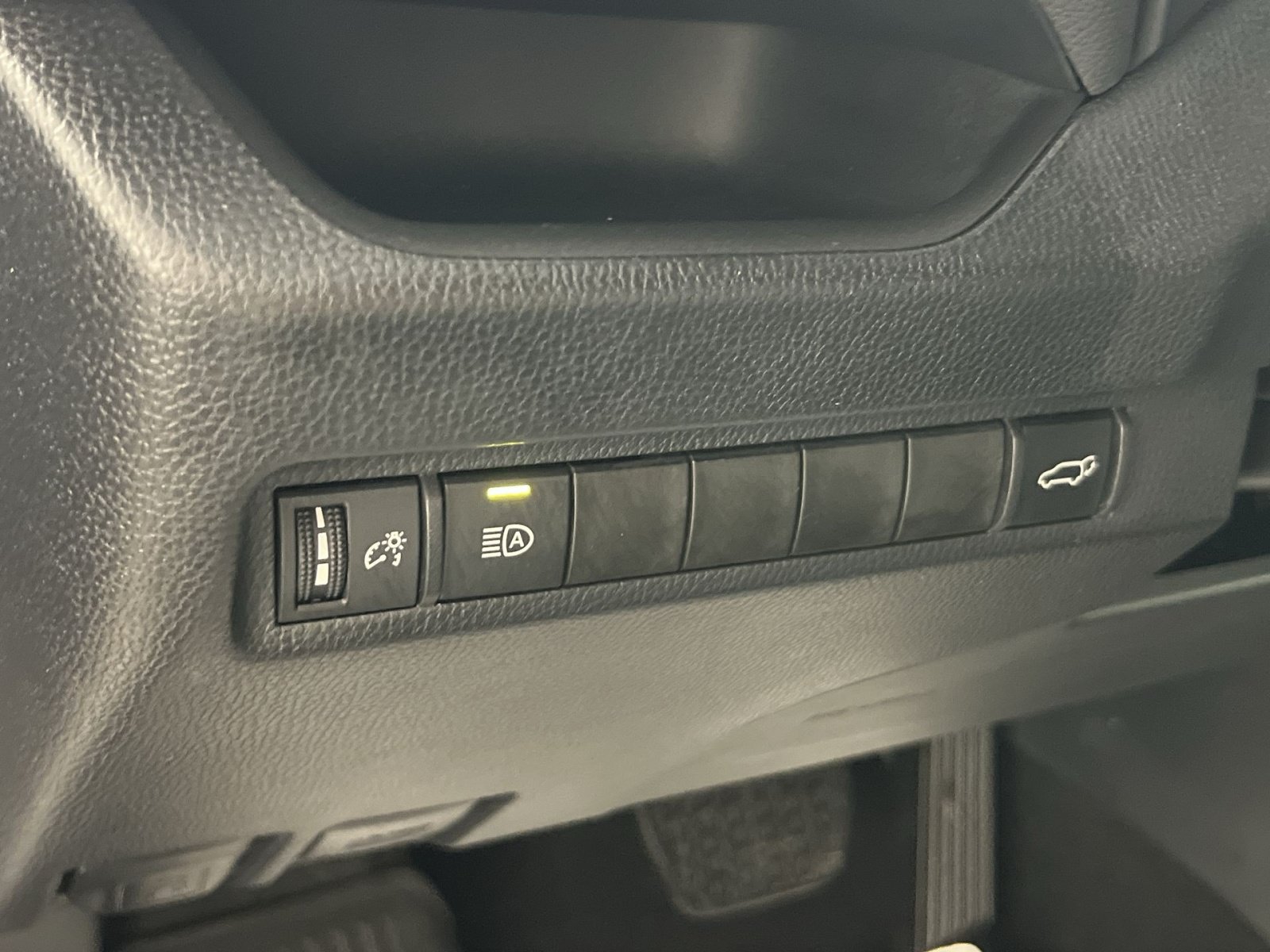 Used 2023 Toyota RAV4 XLE w/ Convenience Package AWD/4WD image 31