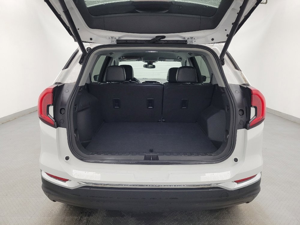 Used 2024 GMC Terrain SLT image 29