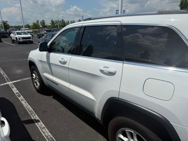 Used 2020 Jeep Grand Cherokee Laredo AWD/4WD image 6