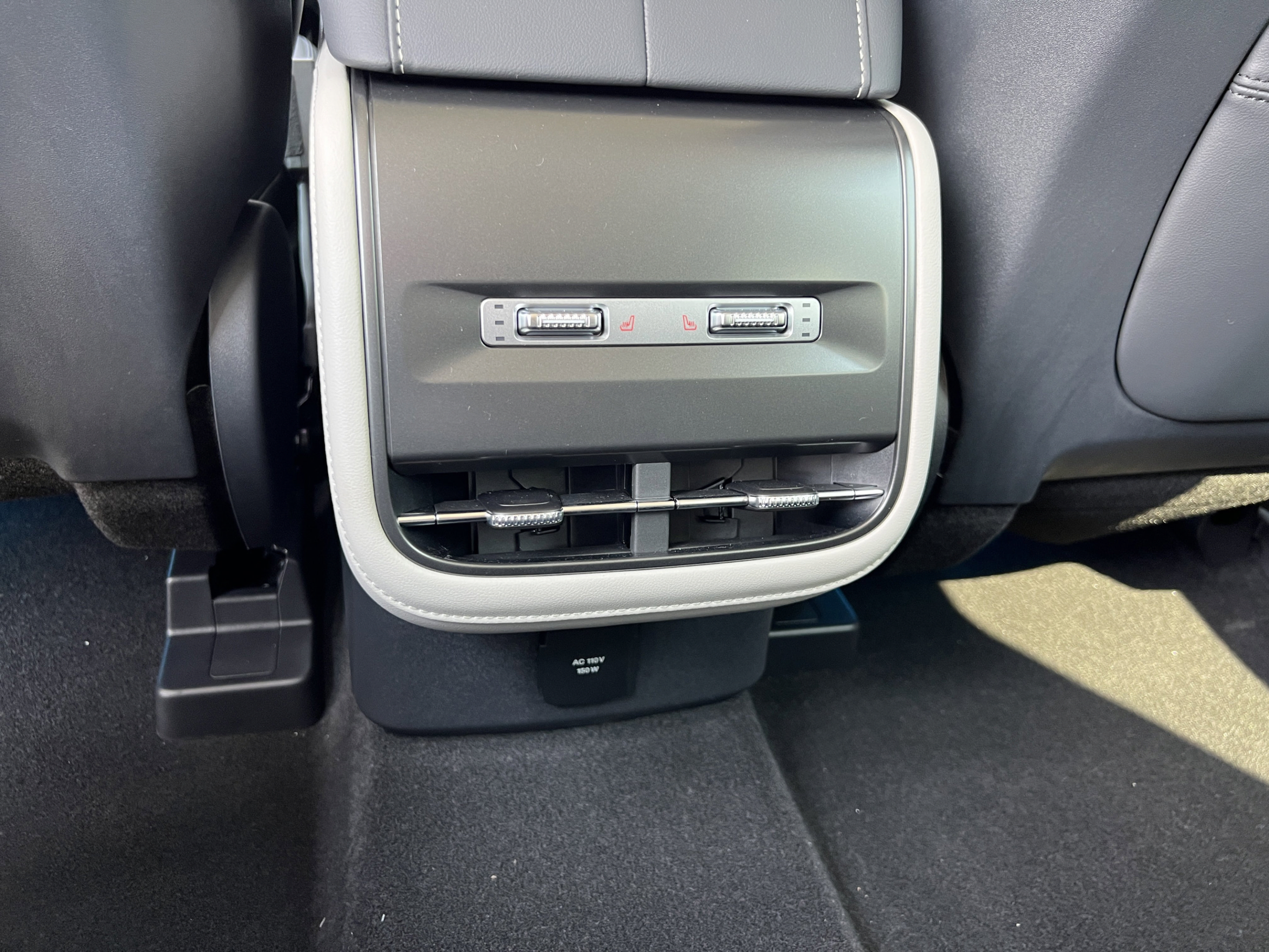 New 2025 Lincoln Nautilus Premier w/ Equipment Group 102A AWD/4WD image 24