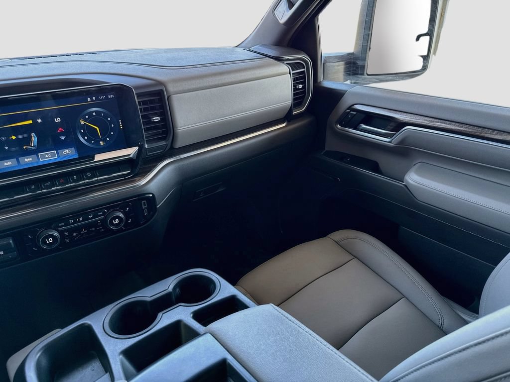 Used 2024 Chevrolet Silverado 2500 LT AWD/4WD image 25