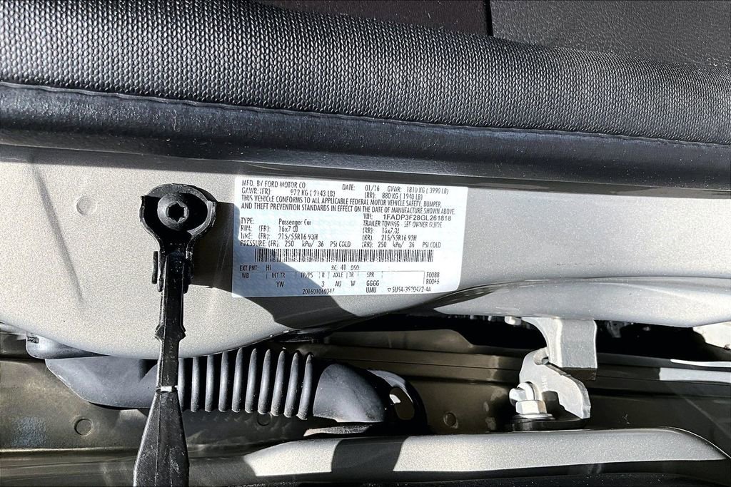 Used 2016 Ford Focus SE w/ SE Power Seat Package image 14