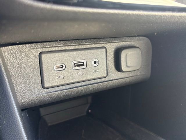 Used 2023 Buick Encore GX Select w/ Experience Buick Package image 32