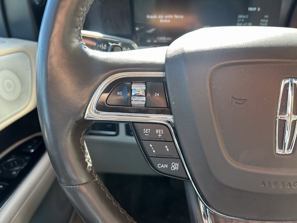 Used 2020 Lincoln Navigator Reserve w/ Luxury Package image 32