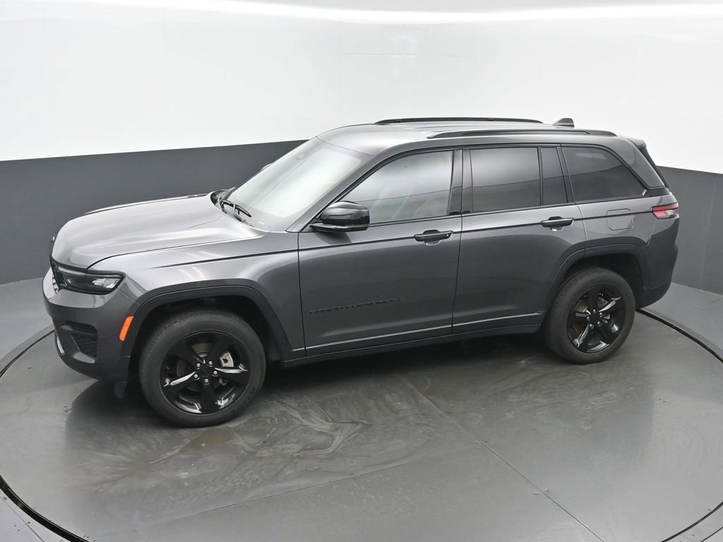 Used 2024 Jeep Grand Cherokee Altitude image 39