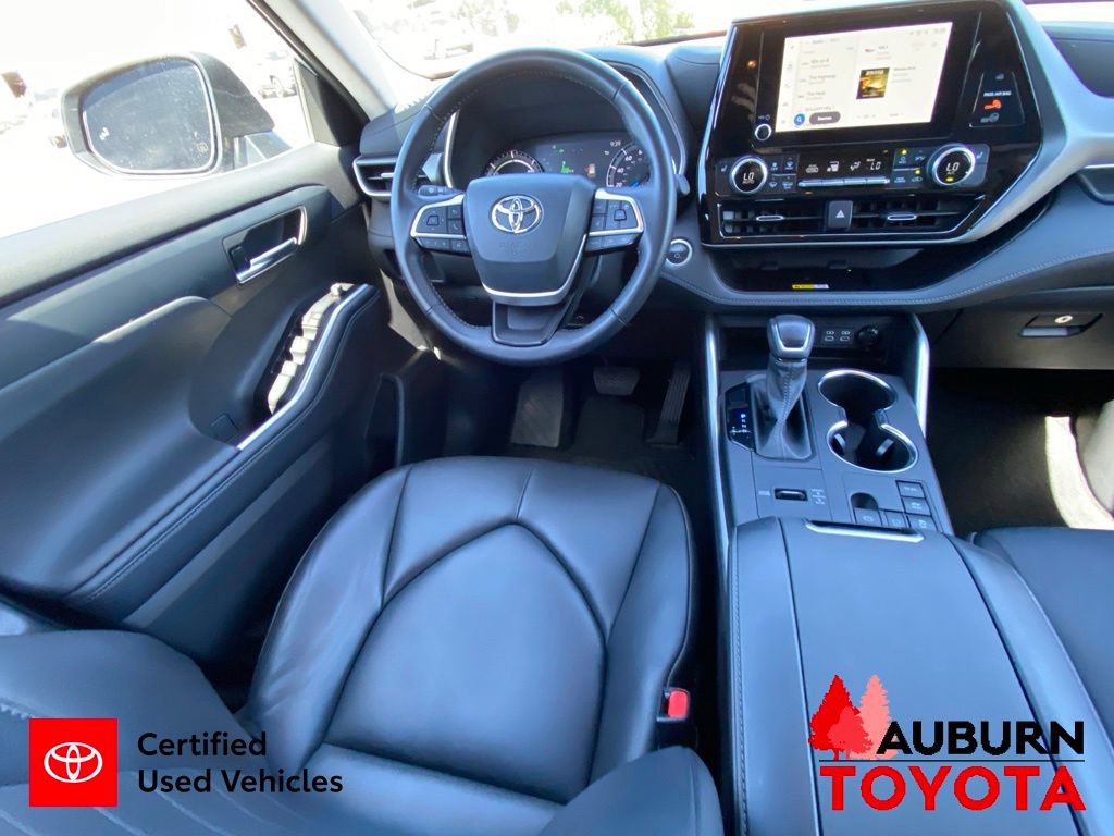 Certified 2024 Toyota Highlander XLE AWD/4WD image 33