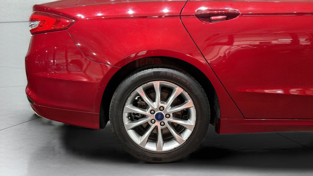 Used 2017 Ford Fusion SE w/ Fusion SE Technology Package image 35