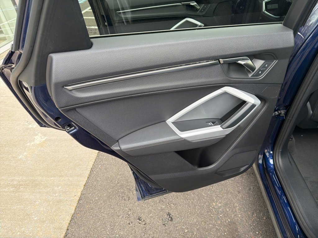 Used 2022 Audi Q3 2.0T Premium image 16