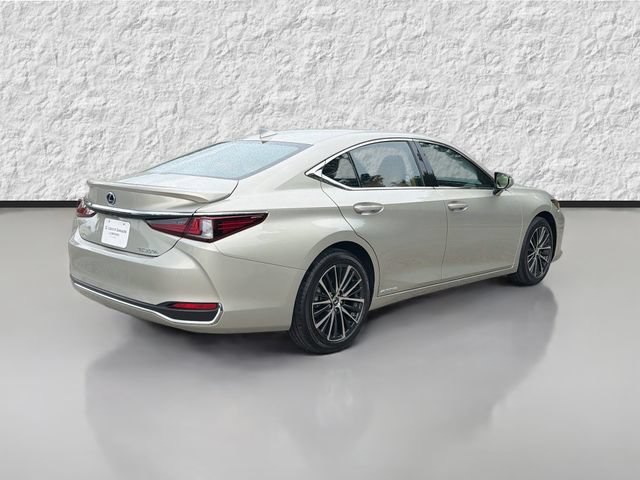 Used 2022 Lexus ES 300h w/ Premium Package FWD image 3