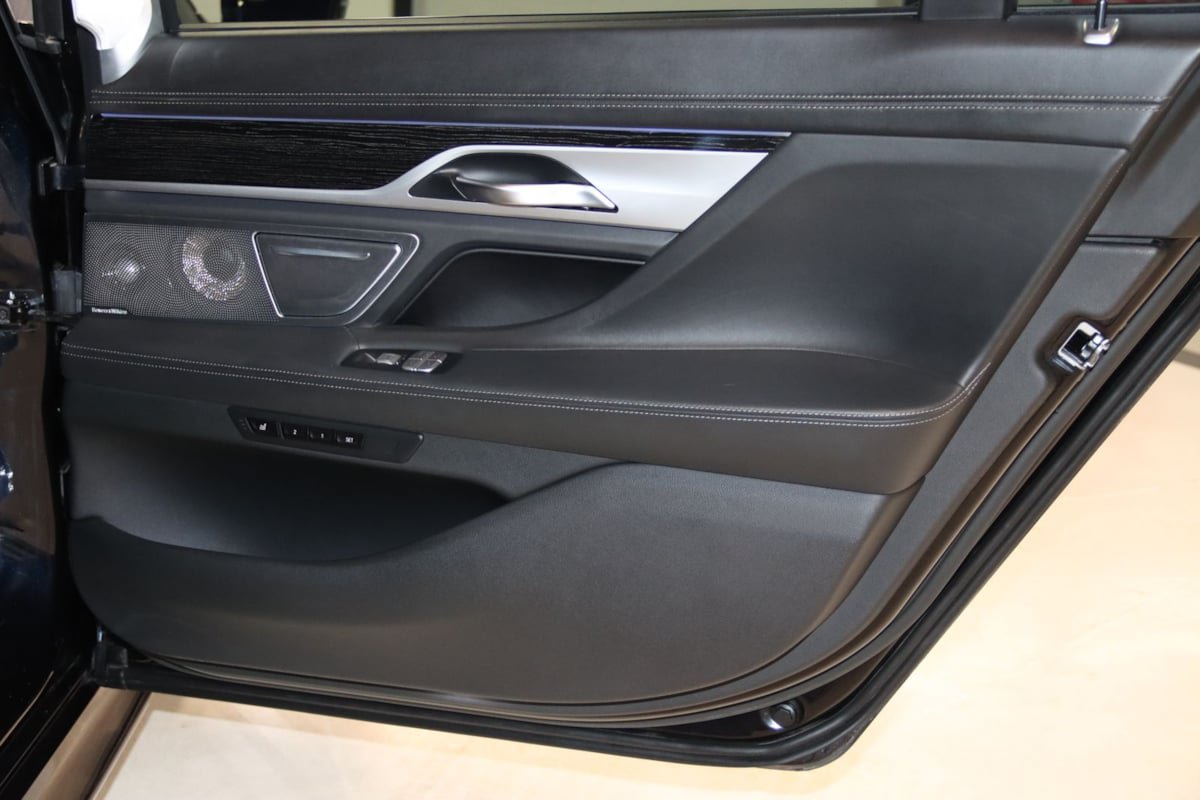 Used 2019 BMW 750i RWD image 74