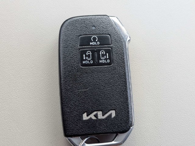 Used 2024 Kia Carnival LX FWD image 28