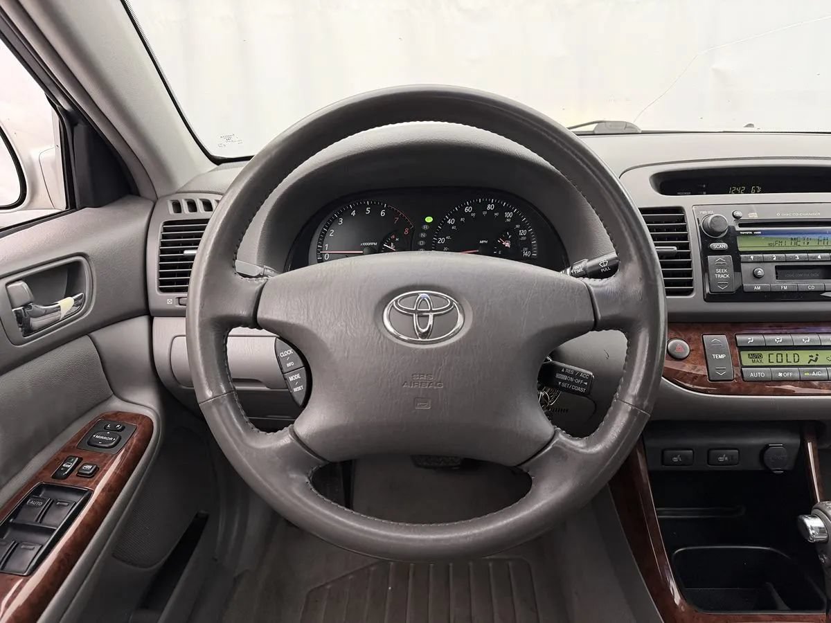 Used 2002 Toyota Camry LE FWD image 8