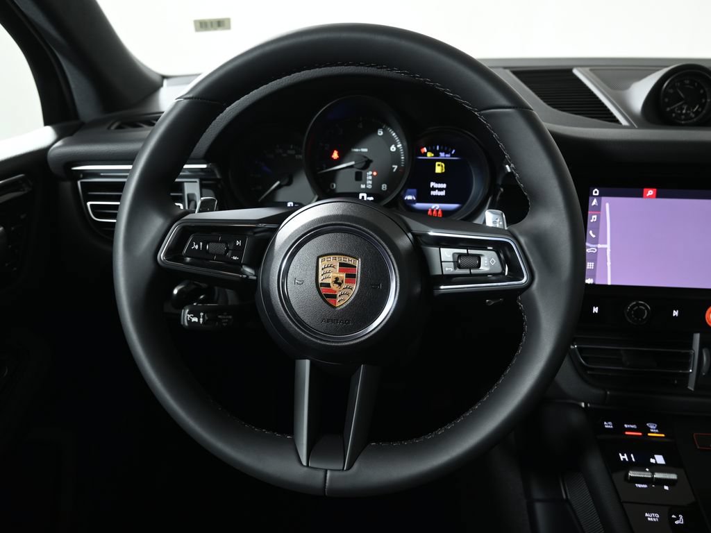 Used 2026 Porsche Macan AWD/4WD image 18