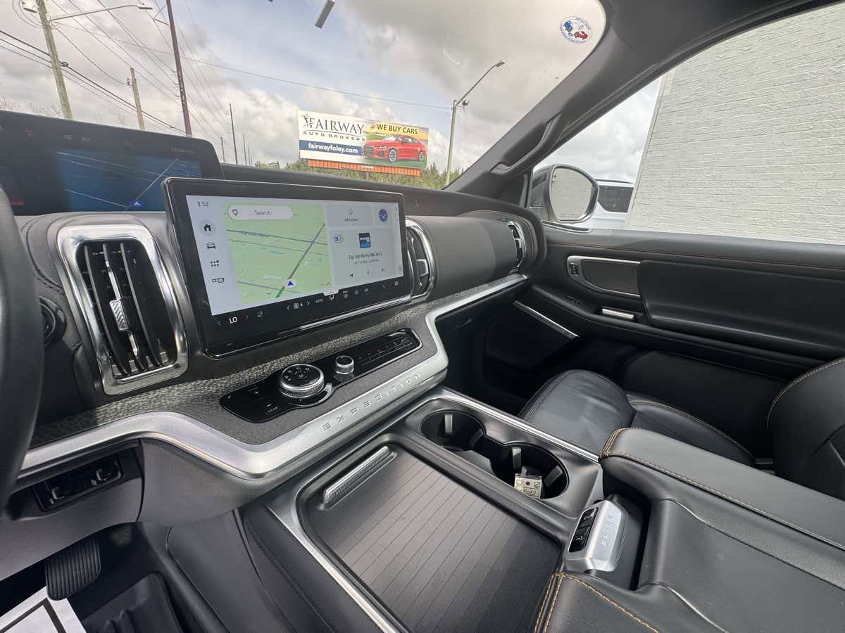 Used 2025 Ford Expedition Tremor image 21