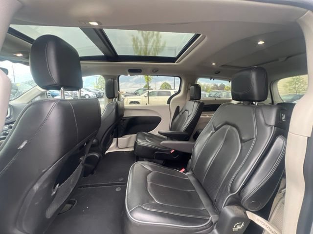 Used 2019 Chrysler Pacifica Limited FWD image 17