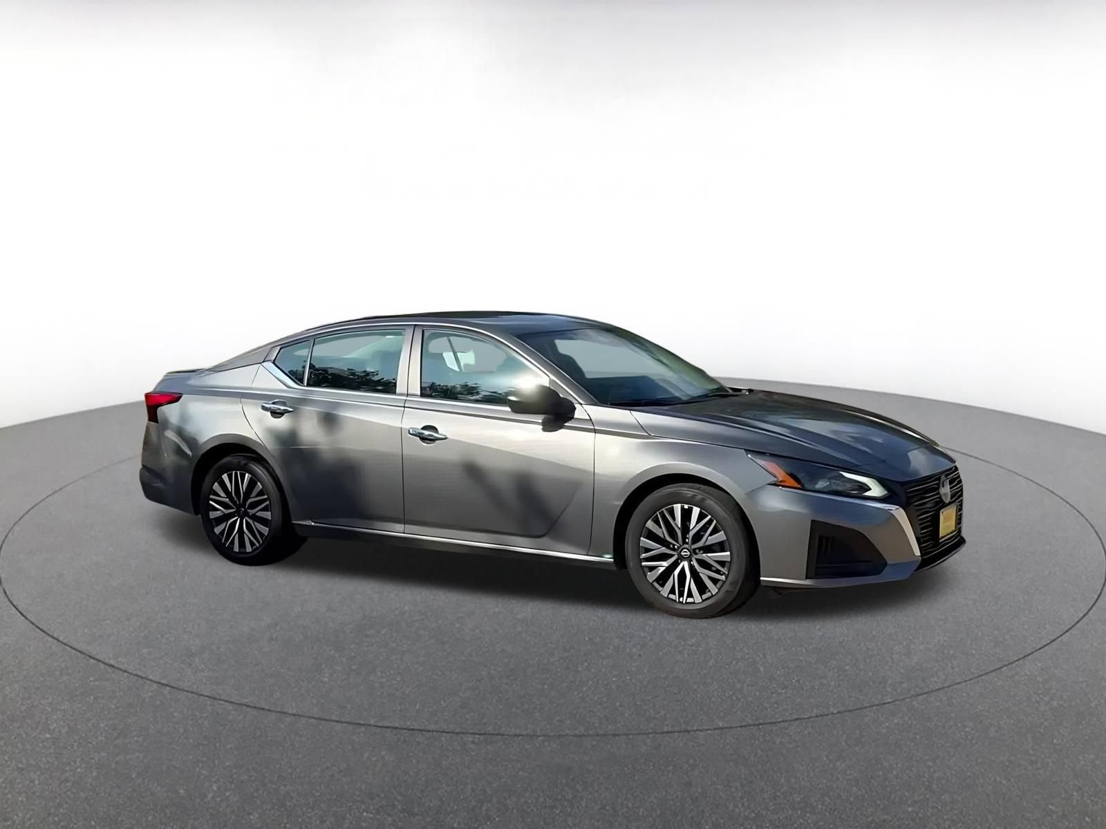 Used 2025 Nissan Altima 2.5 SV FWD video 2