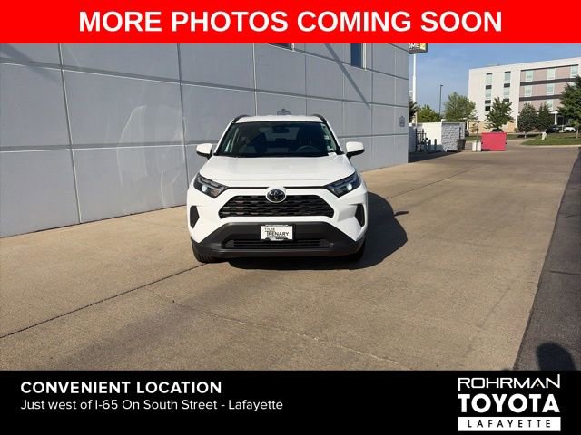 Used 2024 Toyota RAV4 XLE FWD image 2
