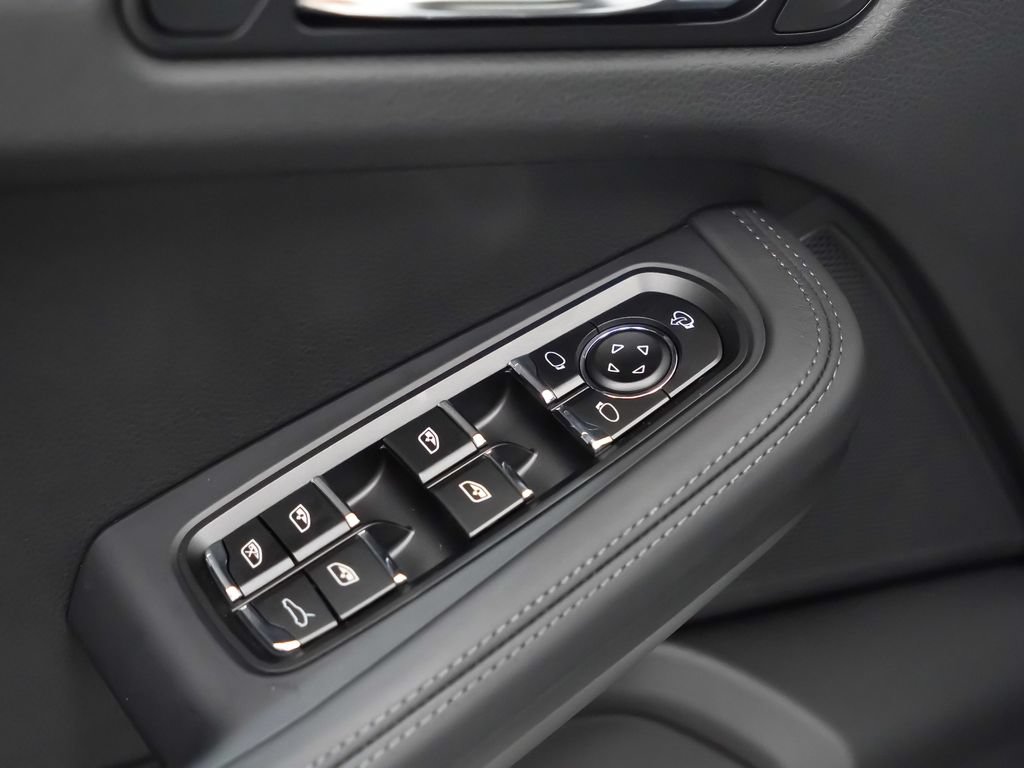 Certified 2026 Porsche Macan Turbo AWD/4WD image 23