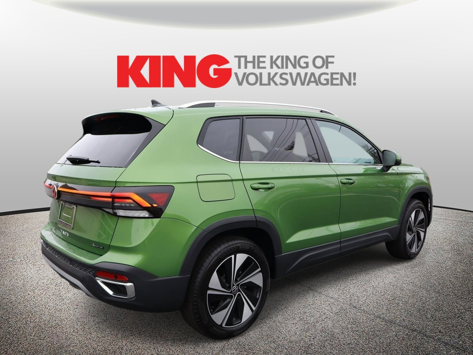 New 2026 Volkswagen Taos SE image 3